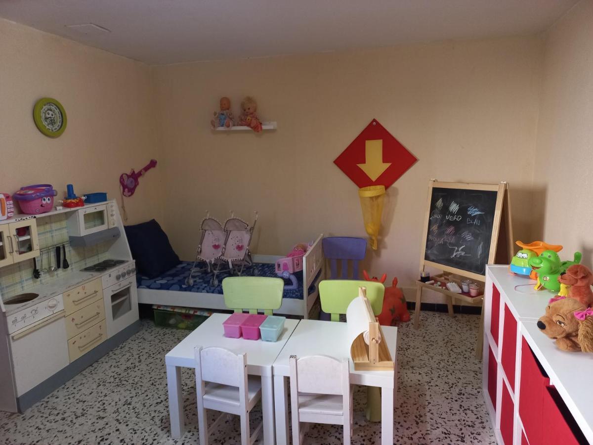 Villadora Санта Колома де Фарнерс Екстериор снимка
