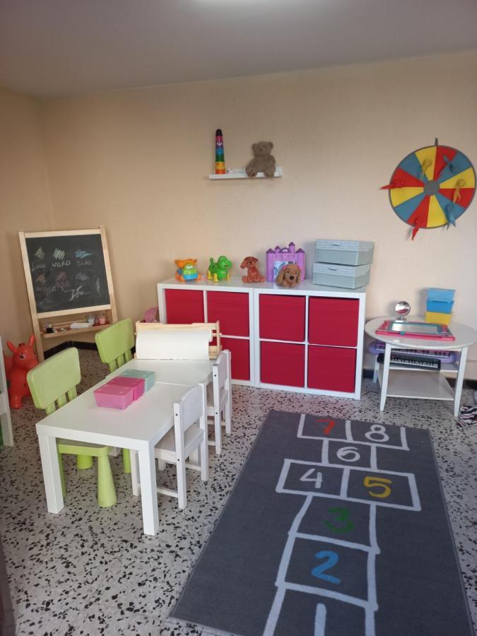 Villadora Санта Колома де Фарнерс Екстериор снимка